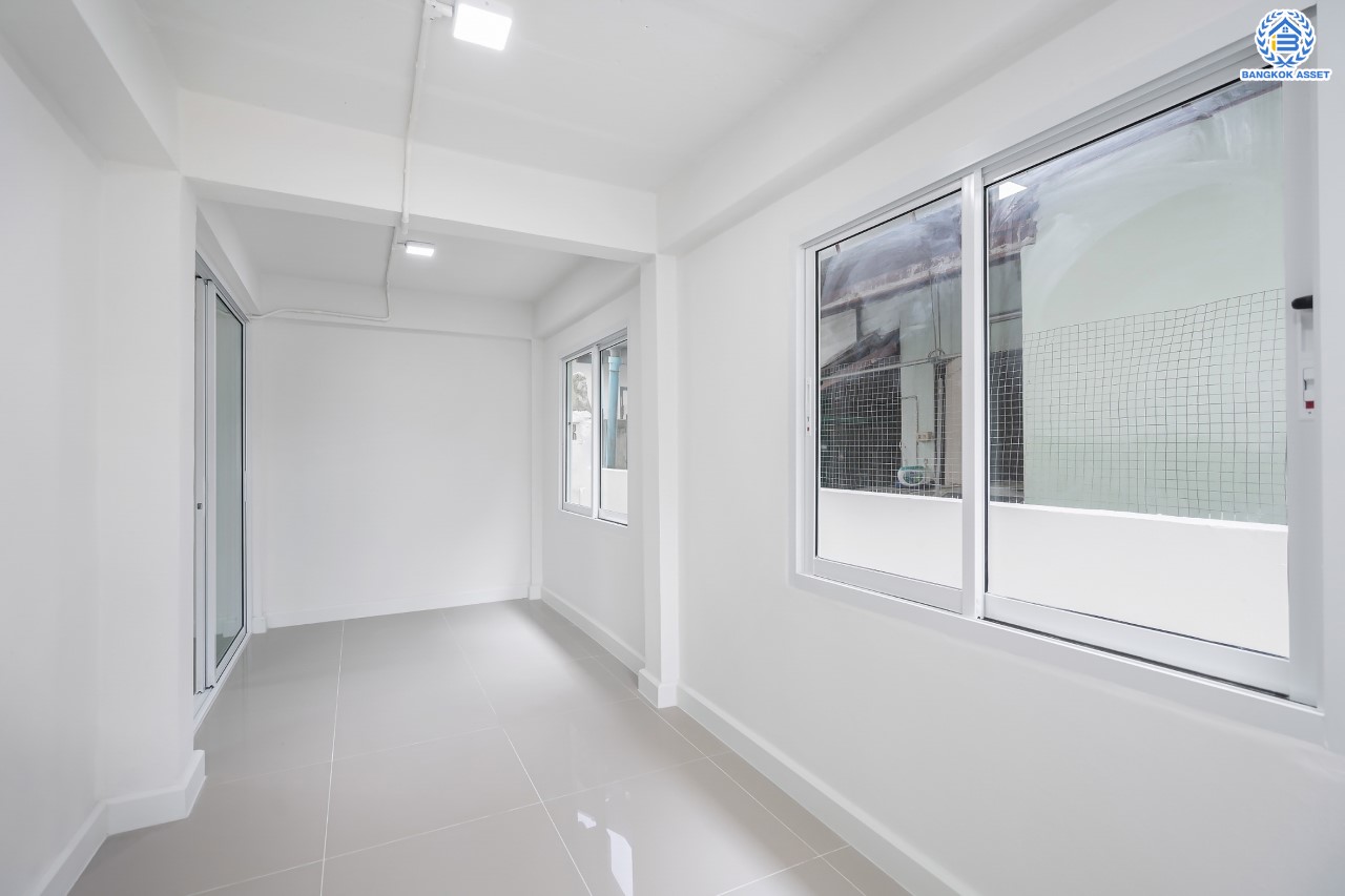 บ้านมือสองตกแต่งใหม่ ม.สินวงศ์ ดอนเมือง บ้านเดี่ยว เนื้อที่ 50 ตร.ว. ฟังก์ชัน 3 ห้องนอน 2 ห้องน้ำ จอดรถได้ 2 คัน บนทำเลดีที่สุด ใกล้สนามบินดอนเมือง ทางด่วน "ศรีสมาน" และรถไฟฟ้าสายสีแดง "สถานีดอนเมือง"